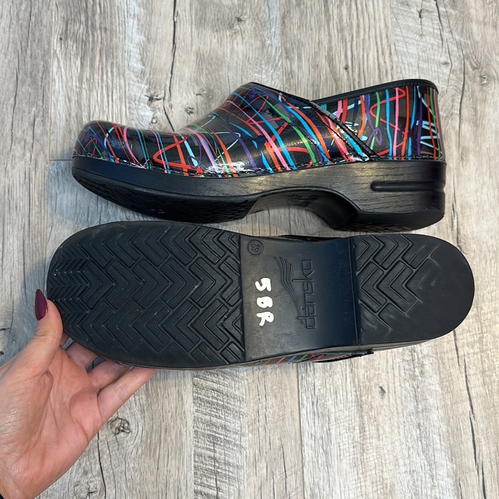 Colorful Striped Women's Clogs - Picture 3 of 8